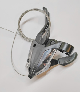 Манетки Shimano моноблок (EF500 -8R, Altus, 8 скоростей, 2050мм, 2 пальца, индикатор, правая, б/уп, ASTEF5002RV8ALC)